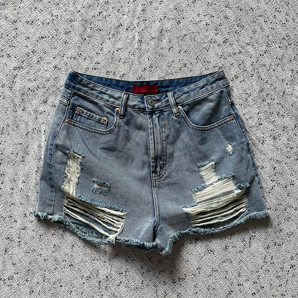 Signature8 shorts